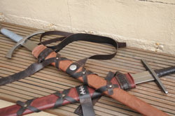 BINSY - Schwertscheidenbau auf Anfrage